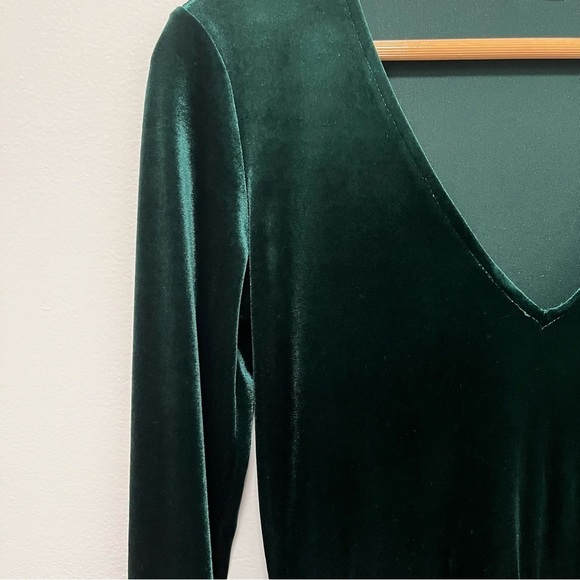 COPPER KEY Dark Emerald Green Velvet Fit & Flare Long Sleeve Dress Size Small - Picture 4 of 10